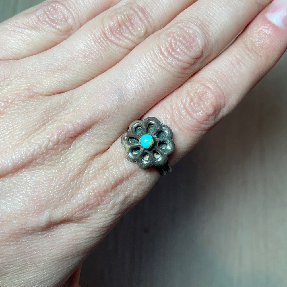 Sterling and Turquoise Floral Ring Size 8.5